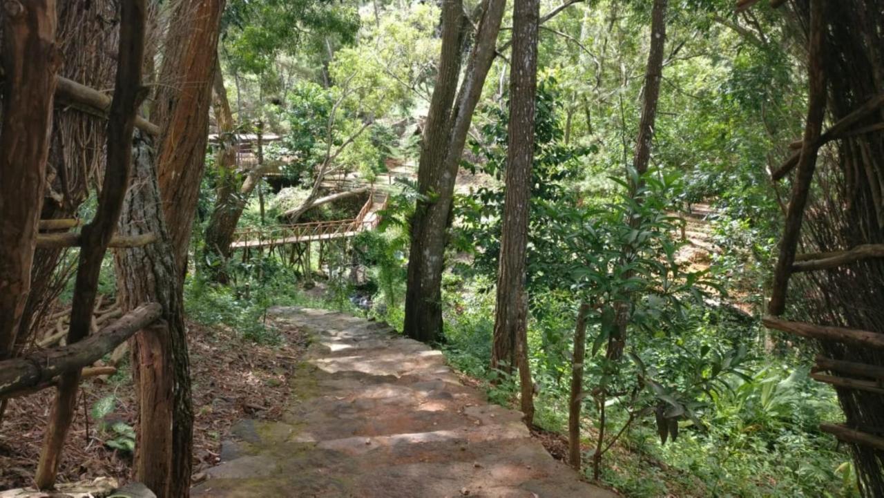Seribu Batu Songgo Langit Resort & Camp Bantul Exterior photo