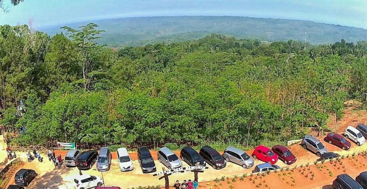 Seribu Batu Songgo Langit Resort & Camp Bantul Exterior photo