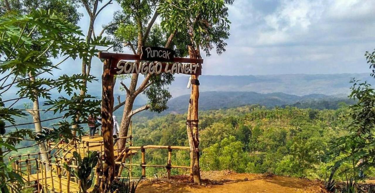 Seribu Batu Songgo Langit Resort & Camp Bantul Exterior photo